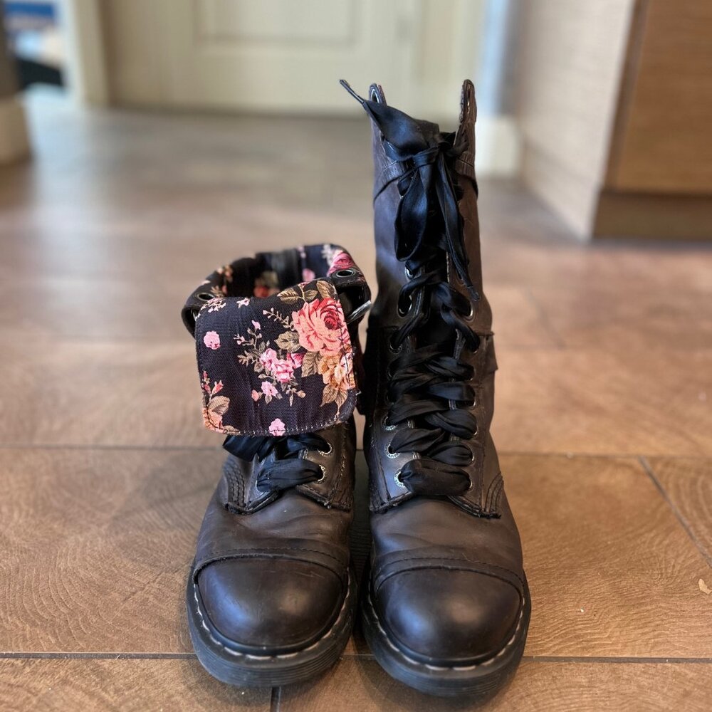 Dr Martens Fold-over 1914 AirWave floral and brown women 8